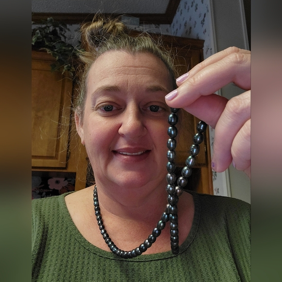 Baroque Peacock Black Freshwater Pearl Necklace 19.5" drop Silver screw clasp - Picture 6 of 8